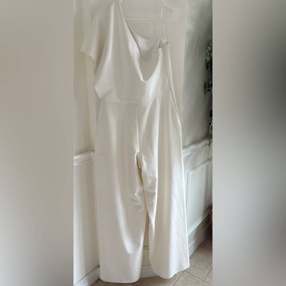 Betsey & Adam Elegant Off White One-Shoulder Jumpsuit - Picture 4 of 8